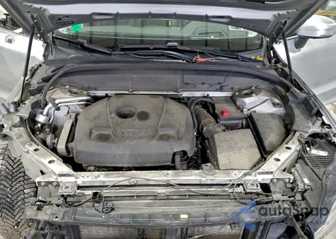 2018 Volvo Xc60 T6 Momentum z USA, uszkodzony, nr VIN YV4A22RK6J1084932